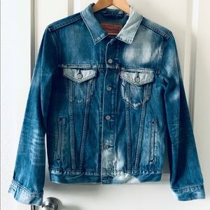LEVI’S Men’s Trucker Jacket